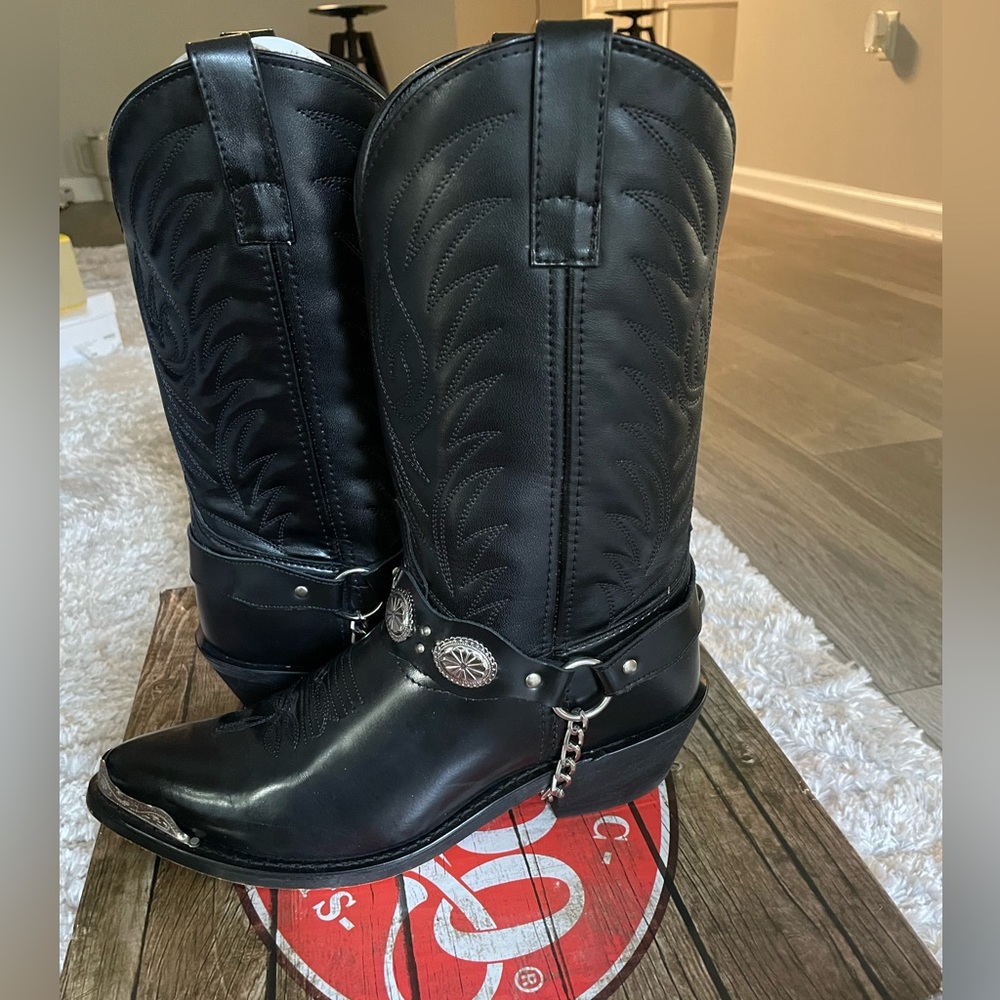 Laredo western boots, men’s size 9, black and silver
